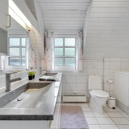 Pauna - 50m From The Sea In Lolland- Falster And Mon By Interhome * Boto By
