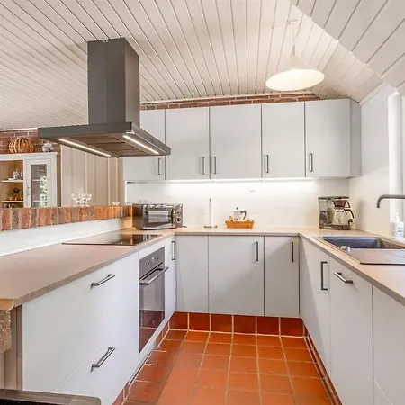 Vakantiehuis Pauna - 50m From The Sea By Interhome Bøtø By