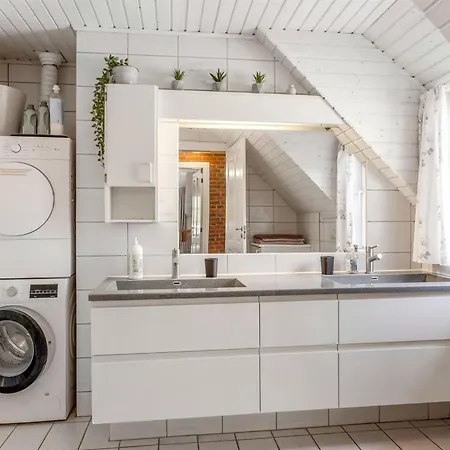 Pauna - 50m From The Sea By Interhome